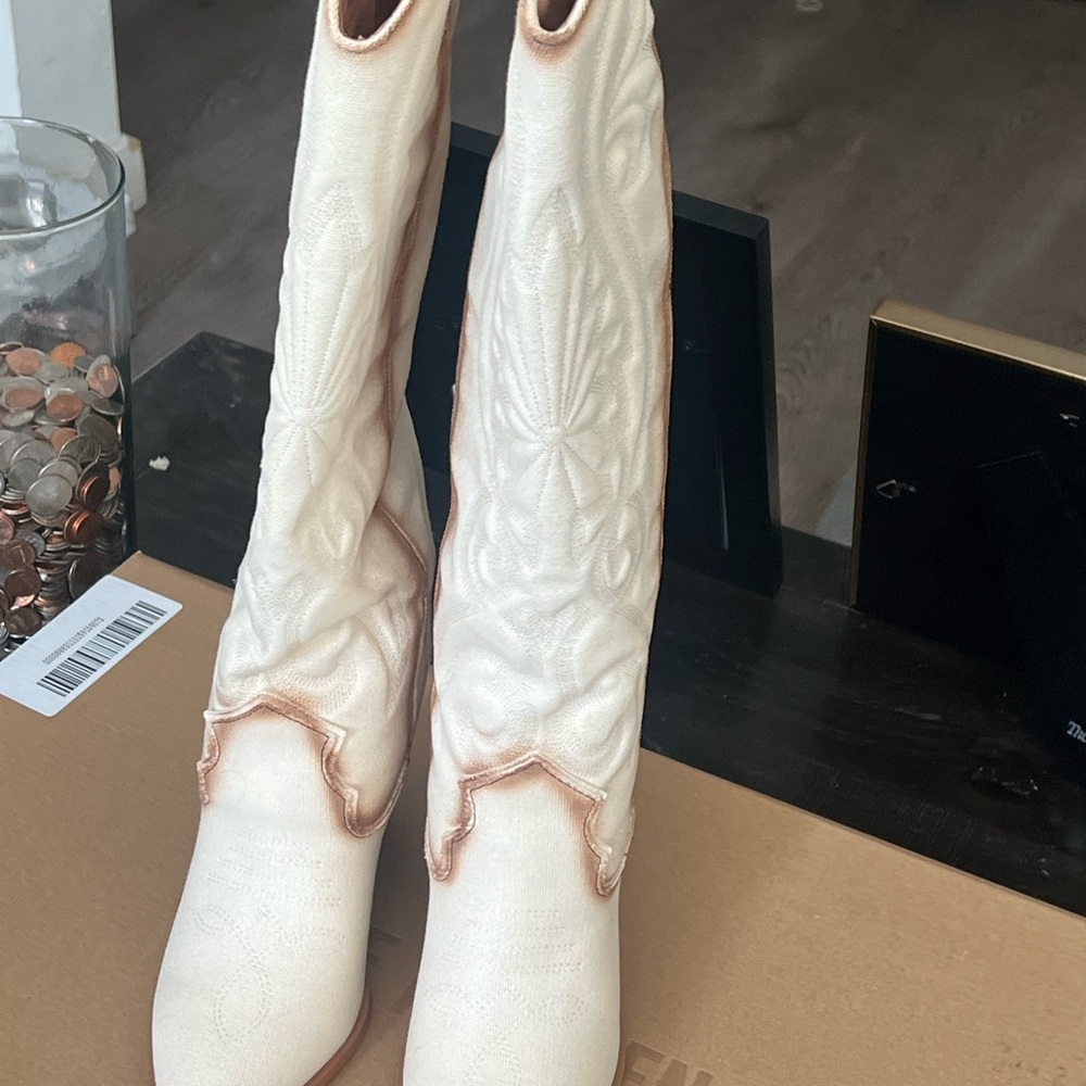 Elegant Cream Western Boots